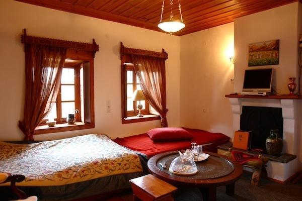 Traditional Rooms Karaouli Papigkon Rum bild