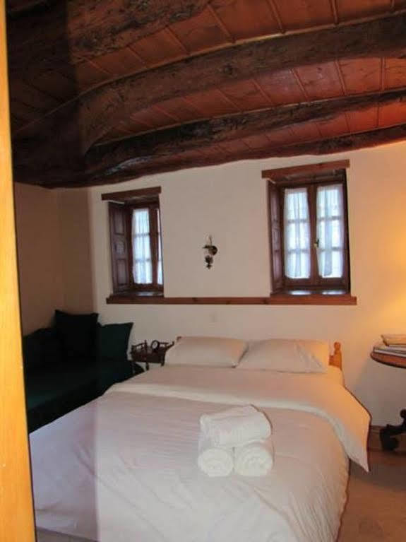 Traditional Rooms Karaouli Papigkon Exteriör bild